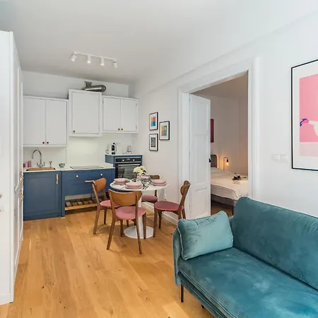 Wawel - Location, Workspace - By Rentujemy * クラクフ